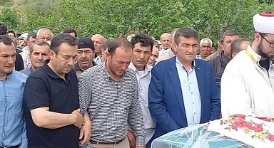 Feci kazada hayatını kaybetmişti! Üniversite öğrencisi gözyaşları içinde uğurlandı