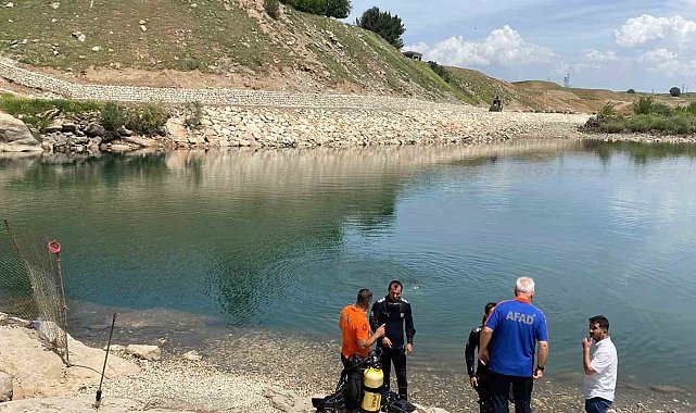 Fotoğraf çekmek isteyen çocuk çaya düşerek hayatını kaybetti