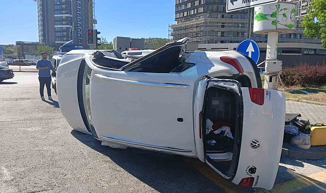 İki otomobil çarpıştı: 2'si bebek 6 yaralı