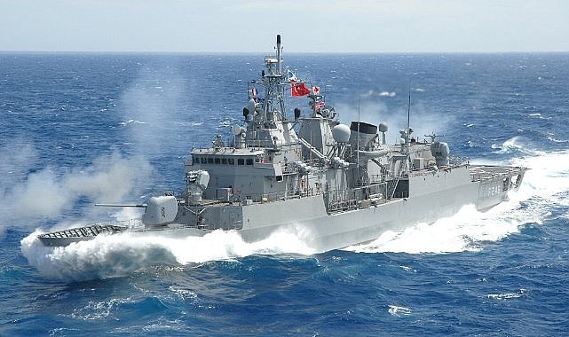Karadeniz’de sondaj gemilerini TCG Barbaros koruyor