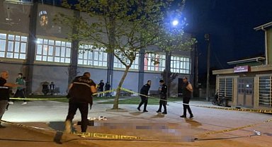 Küfür kavgasında kan aktı! 15 yaşındaki çocuk, 17 yaşındaki çocuğu bıçakladı