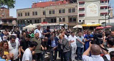 PKK kendisini feshetti! Diyarbakır’da mutluluk halayı çekildi