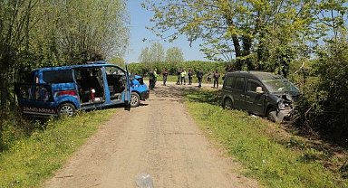 Samsun'da jandarma aracına çarpan hafif ticari aracın sürücüsü öldü