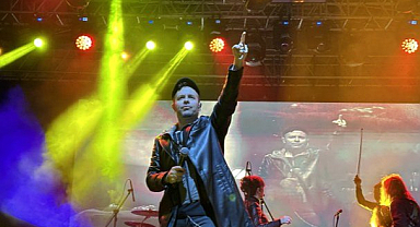 Samsun OMÜ'nün 50. yıl şenliğinde öğrenciler Emre Aydın ile coştu