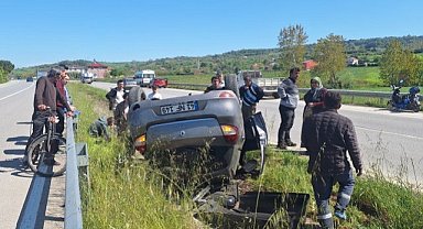 Samsun Yakakent'te emniyet kemeri hayat kurtardı! Devrilen araçtan sağ çıktılar