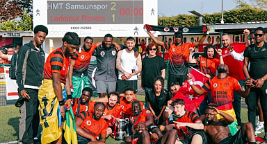 Samsunspor'un ismini taşıyan HMT Samsunspor, İngiltere'de şampiyon oldu