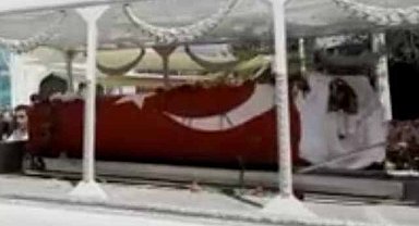 Sırrı Süreyya Önder son yolcuğuna uğurlanıyor