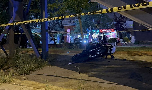 Üst üste kaza geçiren talihsiz sürücü yaşam mücadelesi veriyor