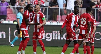 Zeki Yavru'dan göz kamaştıran performans! Asist uzmanı sağ bek