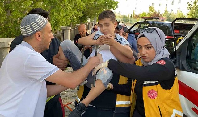 13 yaşındaki çocuk, koluna saplanan demirle hastaneye kaldırıldı