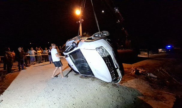 Feci kaza! Otomobil sulama kanalına devrildi! Raşit Akdeniz ve Ali Uyanık öldü