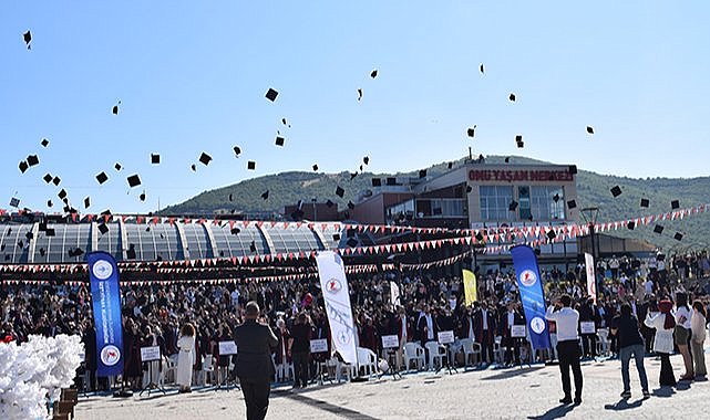 Geleceğin mühendisleri mezun oldu