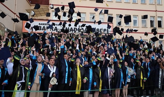 Samsun Bafra Anadolu Lisesi’nde coşkulu mezuniyet töreni