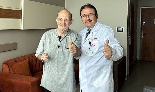 Samsun Büyük Anadolu Hastanesi'nde 68 yaşındaki hasta prostat kanserini yendi