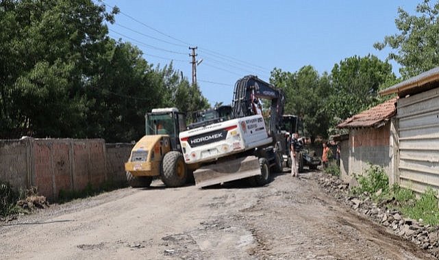 Samsun'da 9 mahalleyi birbirine bağlayan grup yolu çalışması devam ediyor