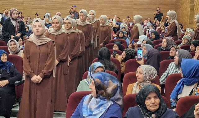 Samsun Vezirköprü’de 34 kadın hafızlık belgesi aldı