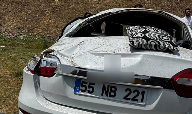 Takla atan araç yoldan çıktı: 1'i ağır 4 yaralı