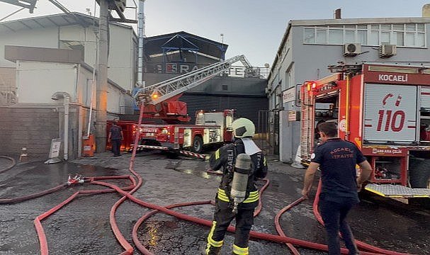 Demir çelik fabrikasında yangın