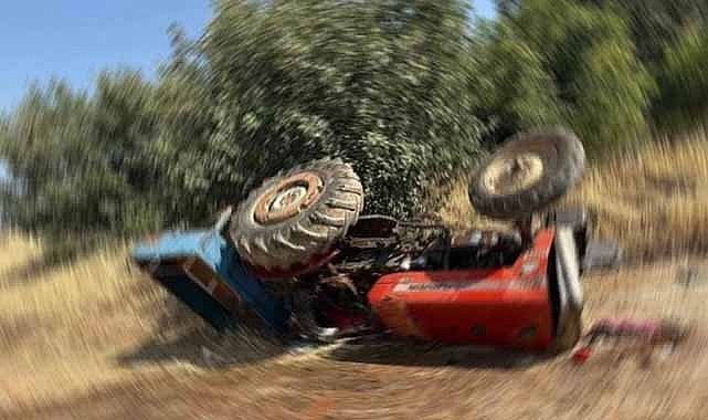 Devrilen traktör can aldı!