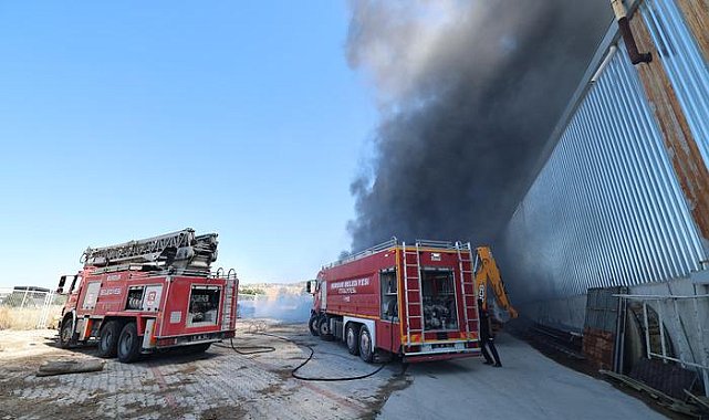 Fabrika bahçesinde yangın! 2 işçi dumandan etkilendi