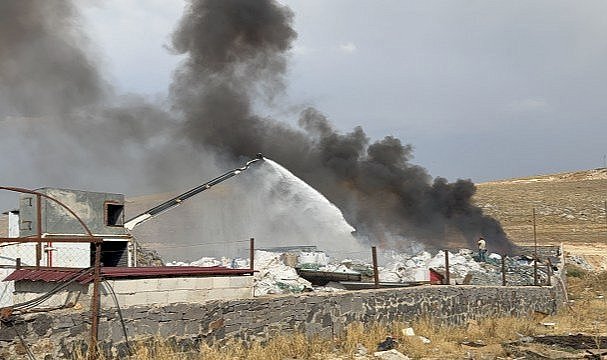 Geri dönüşüm fabrikasında yangın