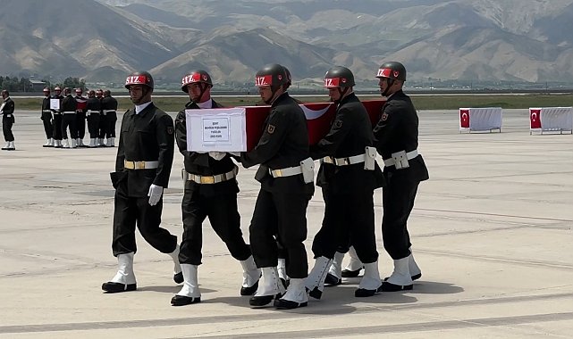 Pençe-Kilit bölgesinde şehit olan askerler için uğurlama töreni düzenlendi