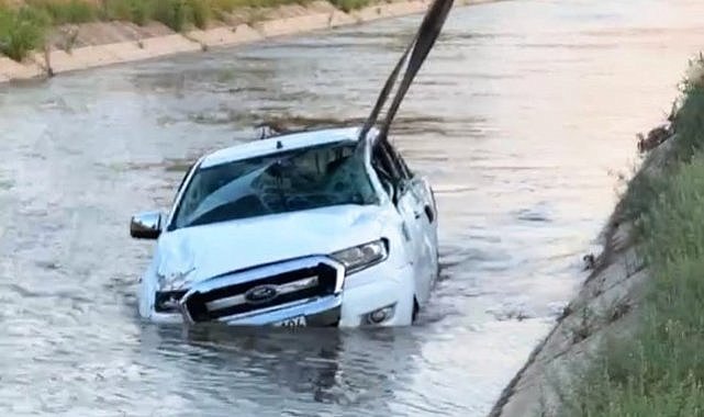 Pikap sulama kanalına devrildi! Sürücü öldü