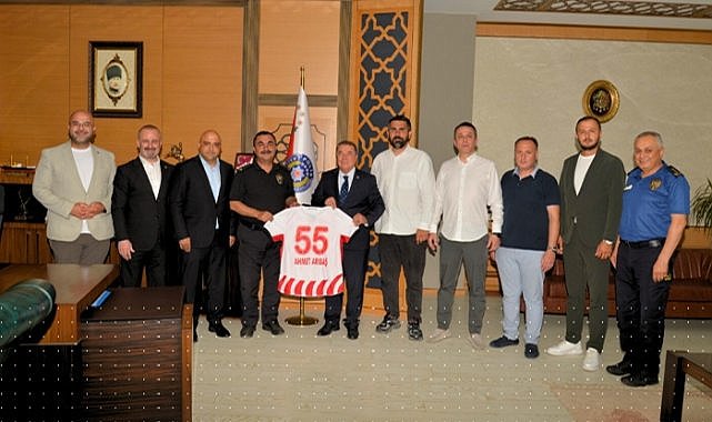 Samsunspor yönetiminden Samsun İl Emmiyet Müdürü Ahmet Arıbaş'a ziyaret