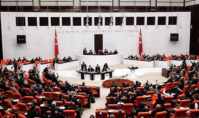 TBMM'de yalan tweet tartışması çıktı! Oturum yarıda kesildi