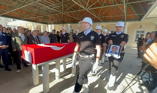 Trafik kazasında hayatını kaybetmişti! Polis Bilal Çam son yolcuğuna uğurlandı