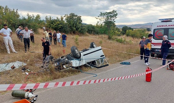 38 yaşındaki sürücü kazada hayatını kaybetti! Sevgilisi yaralandı! Acılı aile sevgiliye saldırdı