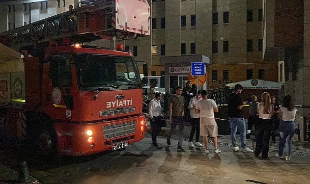 Belediye binasında yangın paniği