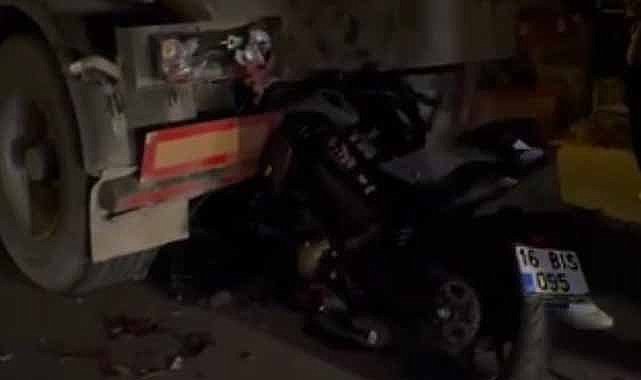 Bursa’da feci kaza! Motosiklet tıra ok gibi saplandı! 1 kişi öldü