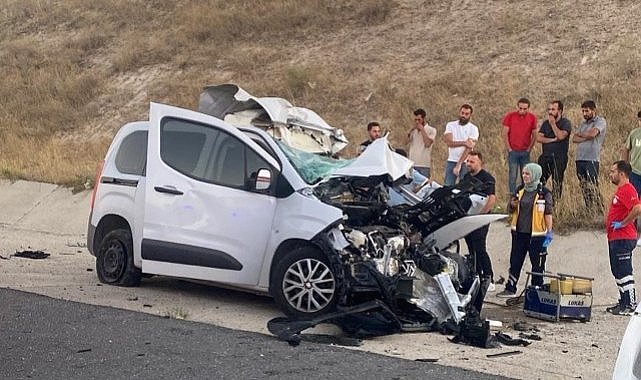 Feci kaza! Tıra arkadan çarpan aracın sürücüsü öldü