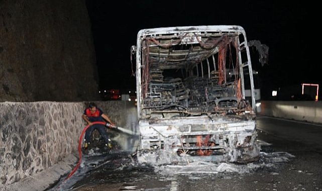 Hatay'da yolcu otobüsünde yangın