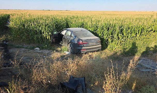 İki otomobil çarpıştı! Mısır tarlasına uçtu! 7 yaralı