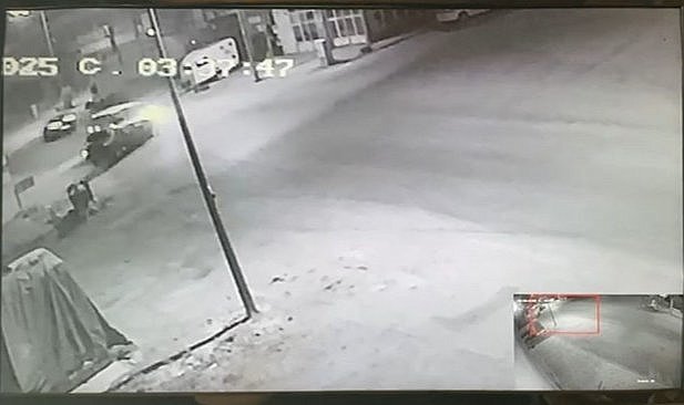 Kamyonet ve otomobil kafa kafaya çarpıştı! 1'i ağır 2 yaralı