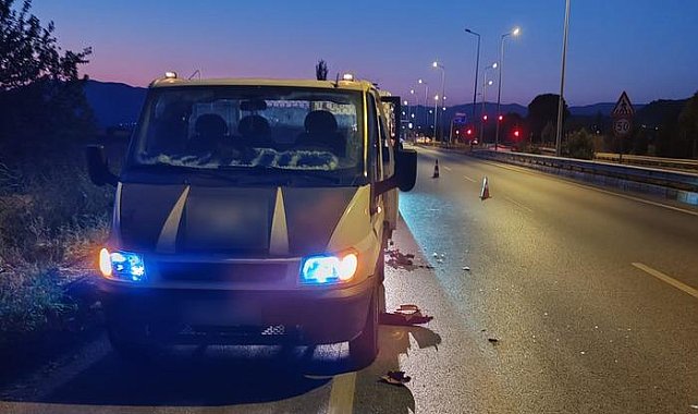 Kamyonete arkadan çarpan motosikletin sürücüsü hayatını kaybetti