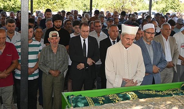 Kazada ölen çift yan yana toprağa verildi, TIR şoförü tutuklandı