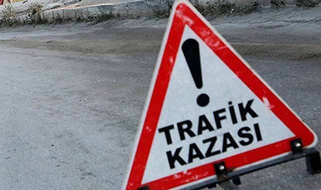 Motosiklet ile otomobil çarpıştı! 2 kişi öldü