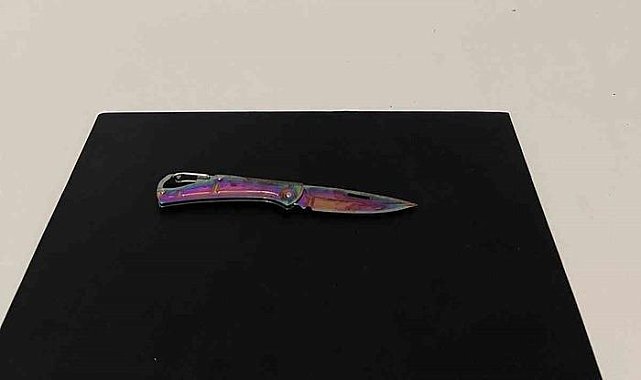 Sevgilisini kıskanan kadın 3 kişiyi bıçakladı!