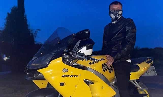 Tıra arkadan çarpan 22 yaşındaki motosikletli öldü