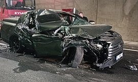 Tıra çarpan pikap hurdaya döndü! 1 yaralı