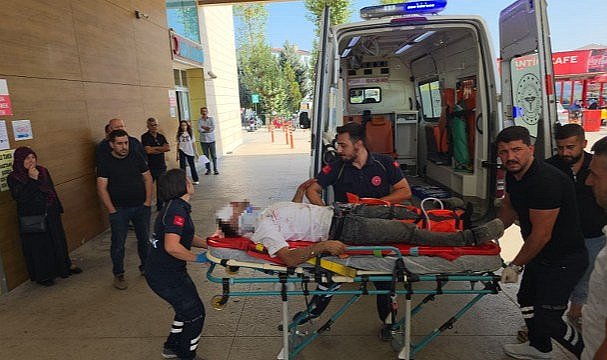 Yüksekten düşen inşaat işçisi ağır yaralandı