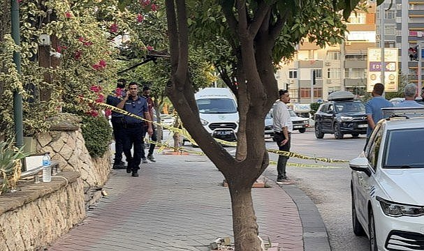 17 yaşındaki bir çocuk bir restorana tabancayla ateş açtı! 1 yaralı