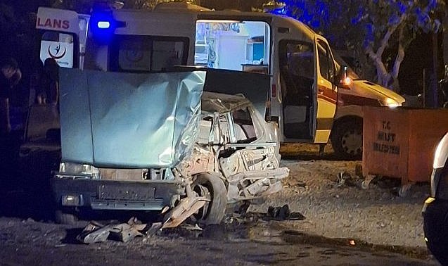 3 araç birbirine girdi! 1 kişi hayatını kaybetti!