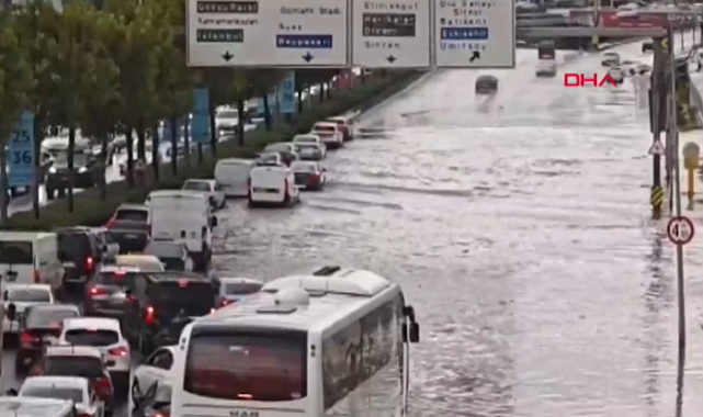 Ankara'da sağanak etkili oldu; yollar göle döndü