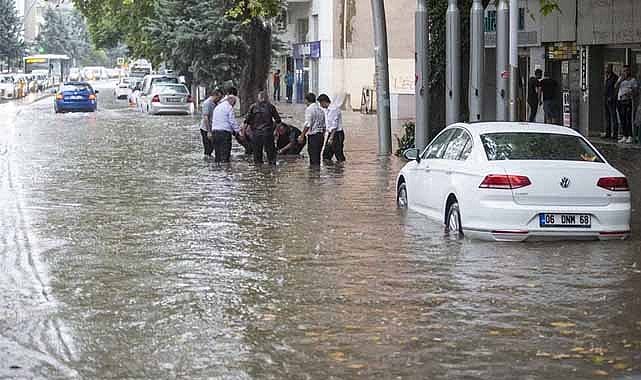 Ankara’yı sağanak ve dolu vurdu