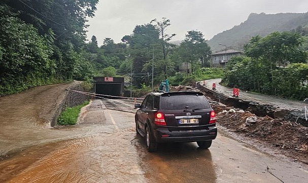 Artvin'de heyelan riski! Tünel trafiğe kapatıldı