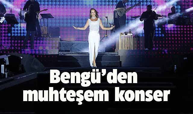 Bengü hayranlarını coşturdu